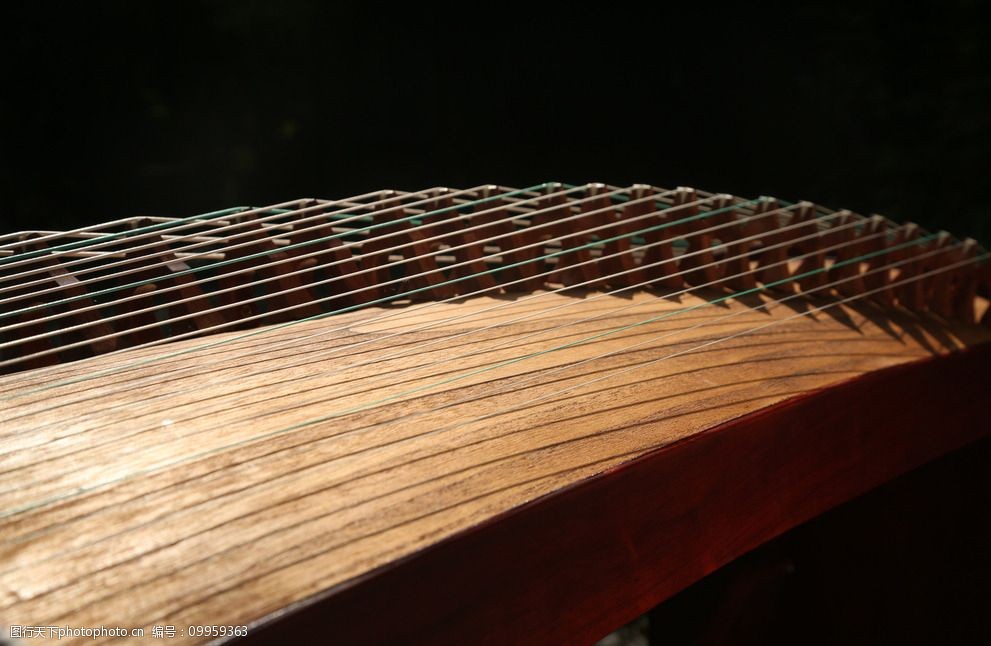 古筝的魅力 古老乐器的视觉与艺术之美